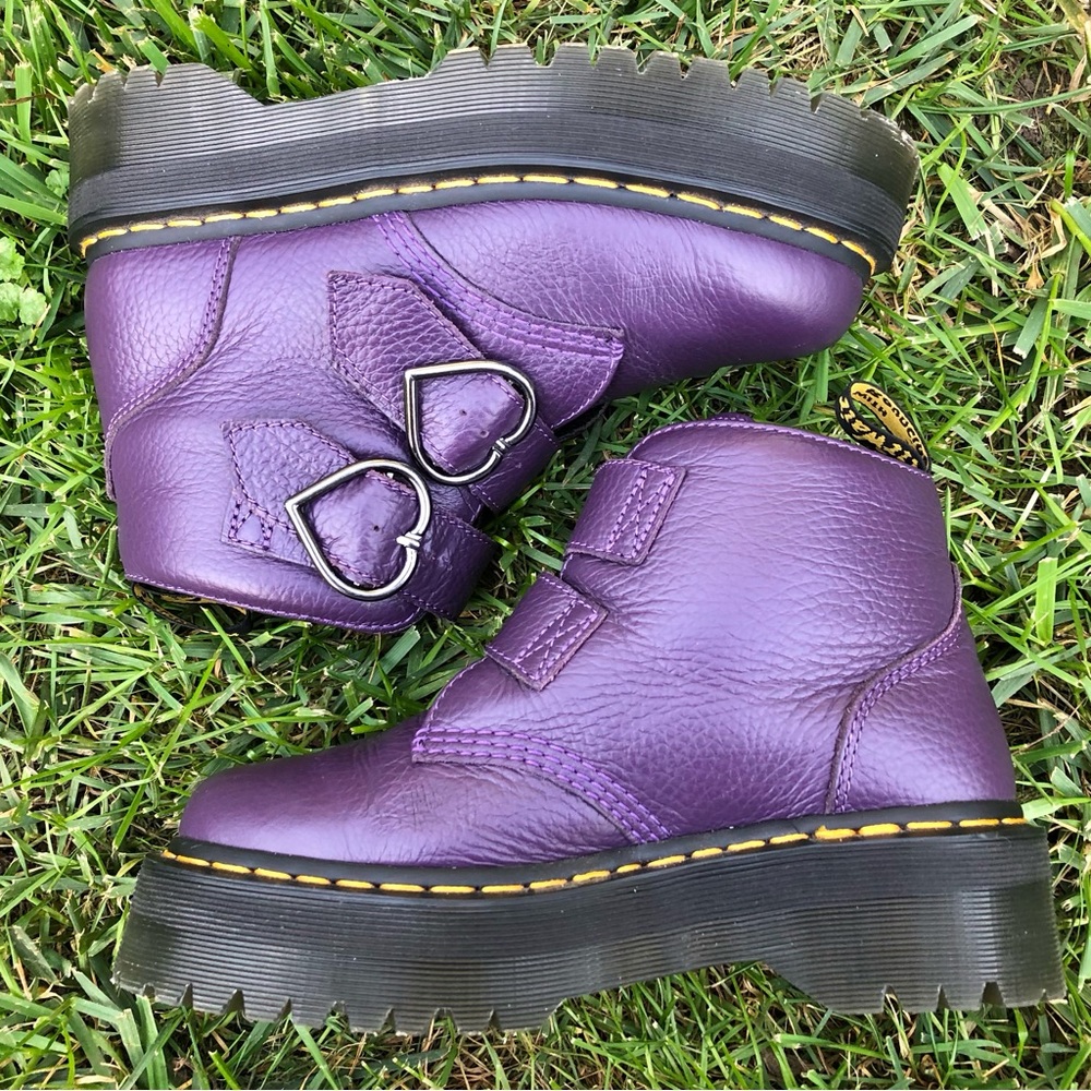 Dr. Martens Devon Heart Platform Boots - Picture 4 of 16